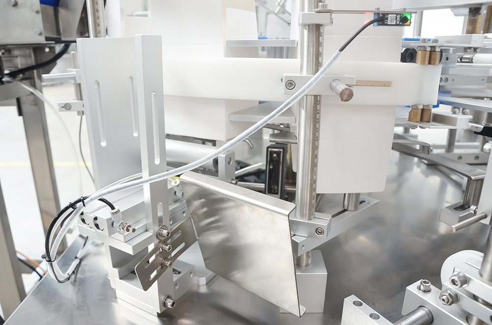 7.-Bottom-Tongue-Sealing 7.-Scellage de la langue inférieure