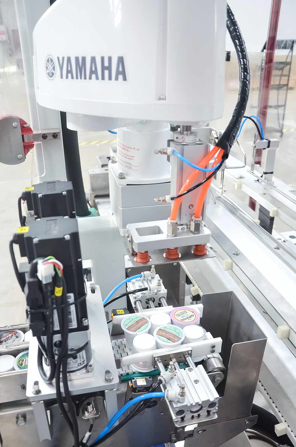 6.-M&eacute;canisme-Robot-pour-cueillir-et-placer-les-capsules-de-caf&eacute;-kcup