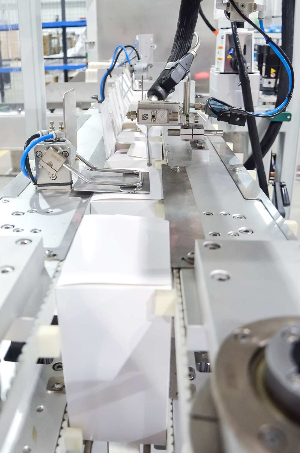 9.-Rabattez-la-langue-pour-fermer-sceller-la-bo&icirc;te