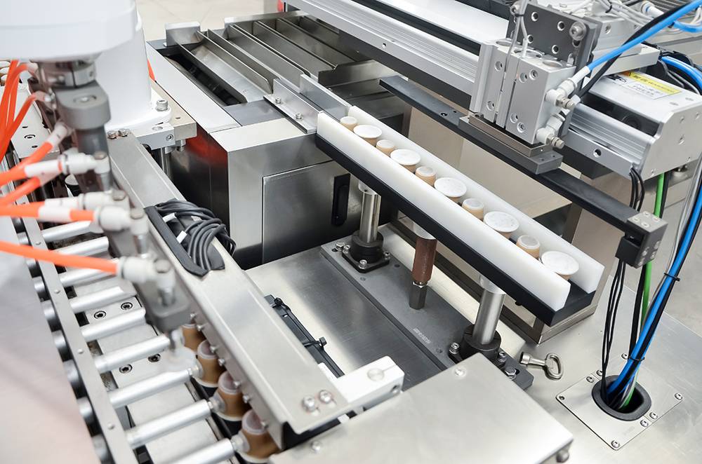 3.-Carton-Packing-Machine-Slot-Convoyeur
