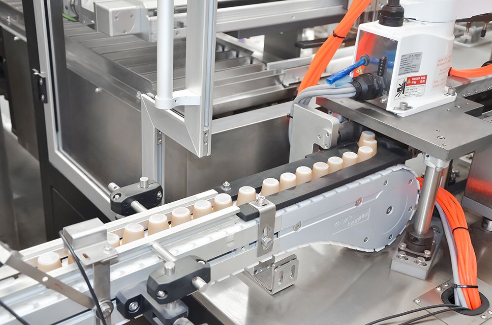 1.-Convoyeur-de-connexion-+-convoyeur-de-s&eacute;paration-&agrave; vis&nbsp;